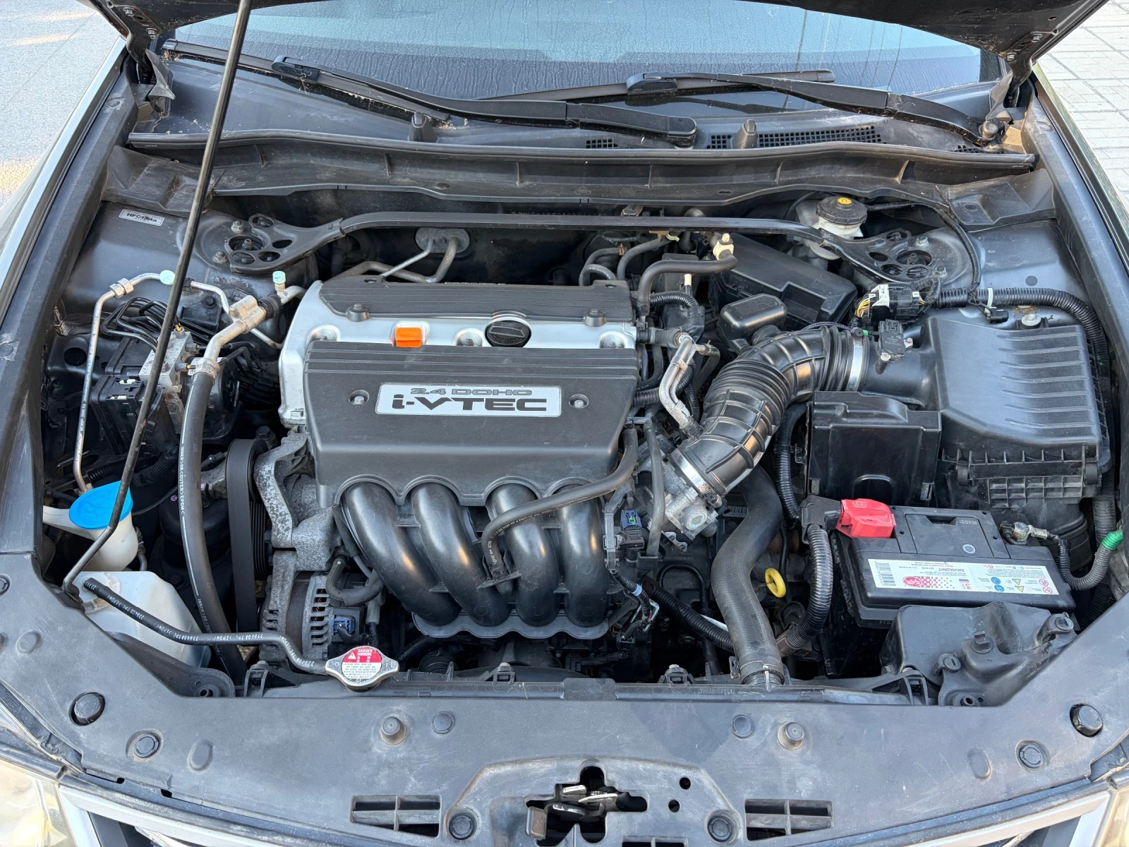 Honda Accord 2.4 i-VTEC, снимка 13 - Автомобили и джипове - 56403148