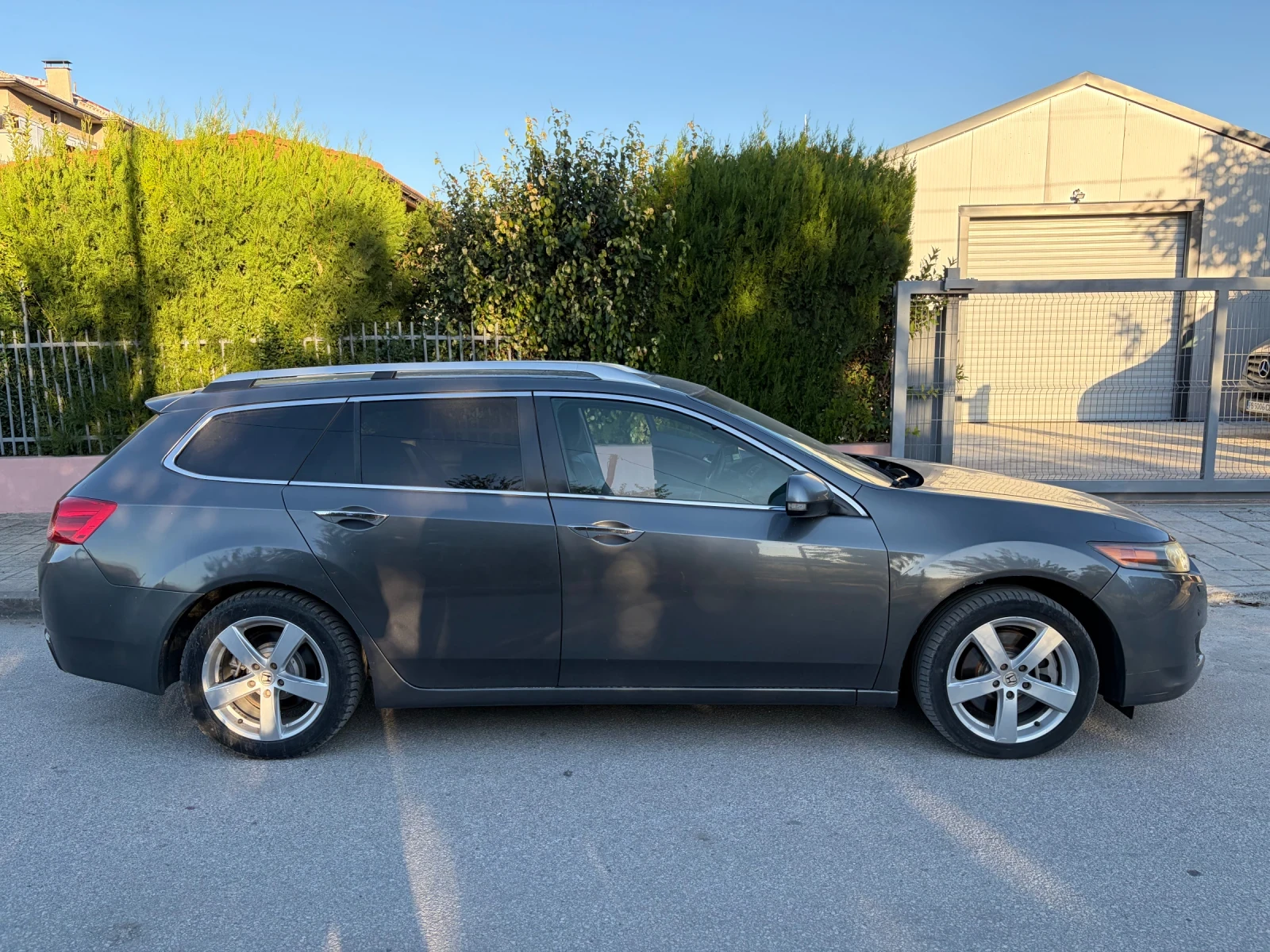 Honda Accord 2.4 i-VTEC, снимка 8 - Автомобили и джипове - 56403148