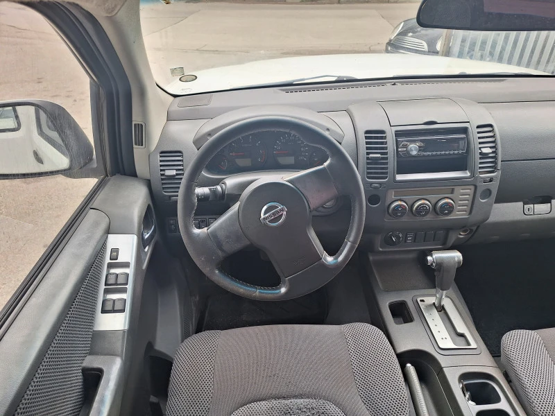 Nissan Navara 2.5Dci 175kc Автоматик, снимка 8 - Автомобили и джипове - 45917842