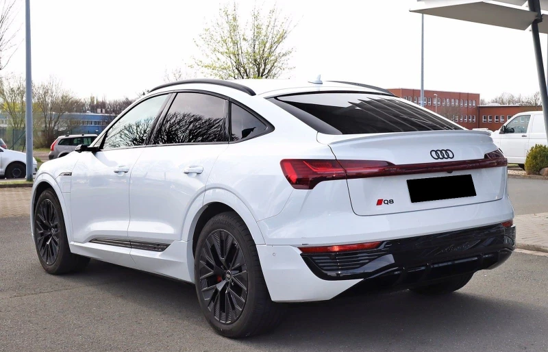 Audi Q8 E-TRON 55/SPORTBACK/S-LINE/PANO/MATRIX/360/CARBON/, снимка 3 - Автомобили и джипове - 47236770