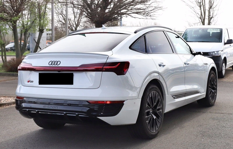 Audi Q8 E-TRON 55/SPORTBACK/S-LINE/PANO/MATRIX/360/CARBON/, снимка 5 - Автомобили и джипове - 47236770