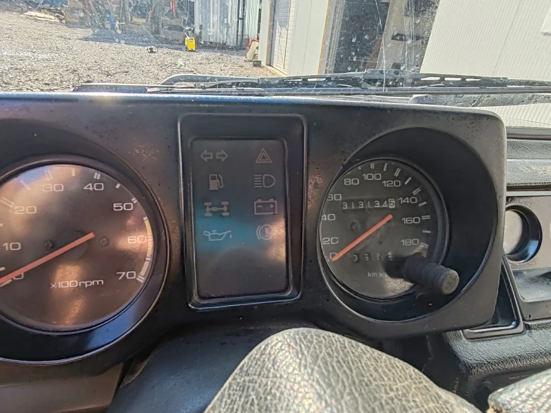 Isuzu Trooper, снимка 2 - Автомобили и джипове - 52534211