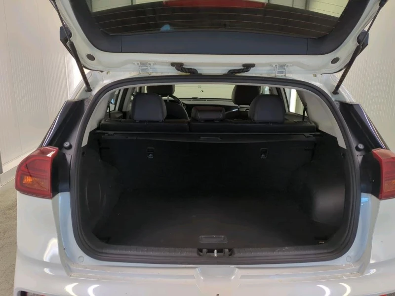 Kia Niro ExecutiveLine, снимка 8 - Автомобили и джипове - 49679473