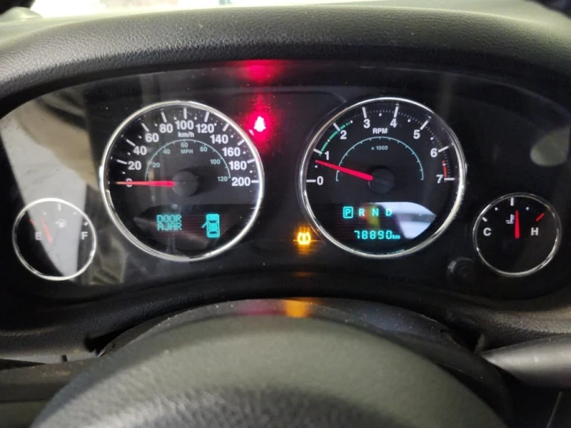 Jeep Wrangler * WILLYS WHEELER * CARFAX * БЕЗ ПЪРВОНАЧАЛНА ВНОСК, снимка 9 - Автомобили и джипове - 52650295