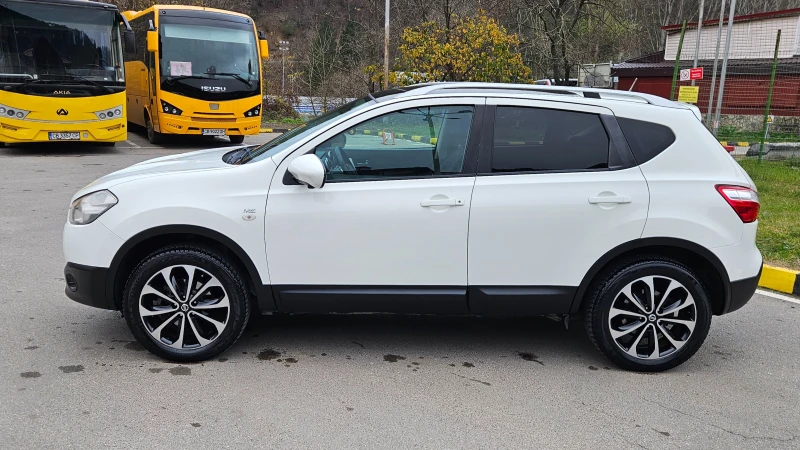 Nissan Qashqai 1.6 Dci 4x4/Panorama/Navig/Klimatron/Top sustoqnie, снимка 2 - Автомобили и джипове - 52702346