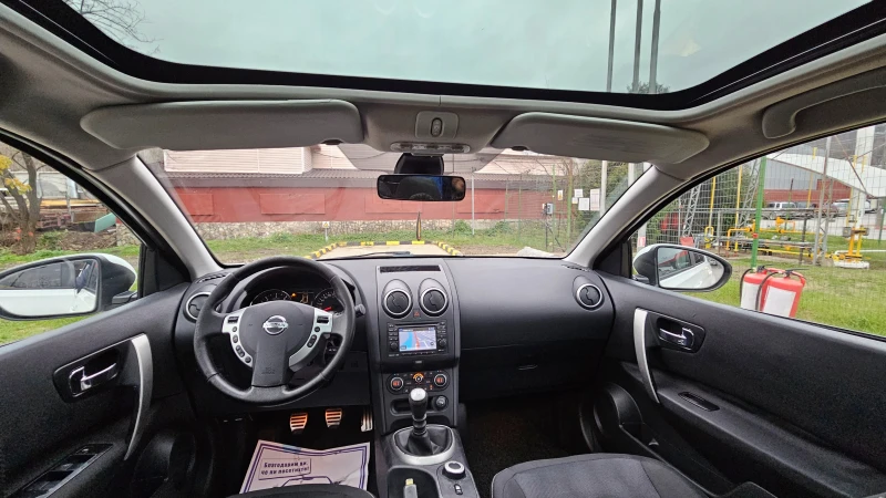 Nissan Qashqai 1.6 Dci 4x4/Panorama/Navig/Klimatron/Top sustoqnie, снимка 9 - Автомобили и джипове - 52702346