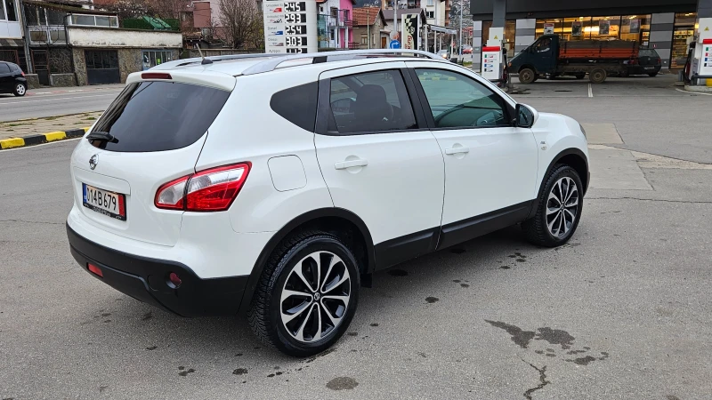 Nissan Qashqai 1.6 Dci 4x4/Panorama/Navig/Klimatron/Top sustoqnie, снимка 5 - Автомобили и джипове - 52702346