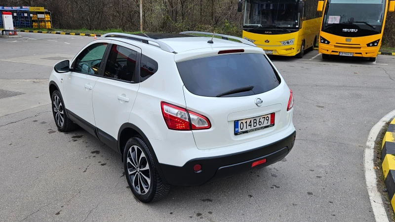 Nissan Qashqai 1.6 Dci 4x4/Panorama/Navig/Klimatron/Top sustoqnie, снимка 4 - Автомобили и джипове - 52702346