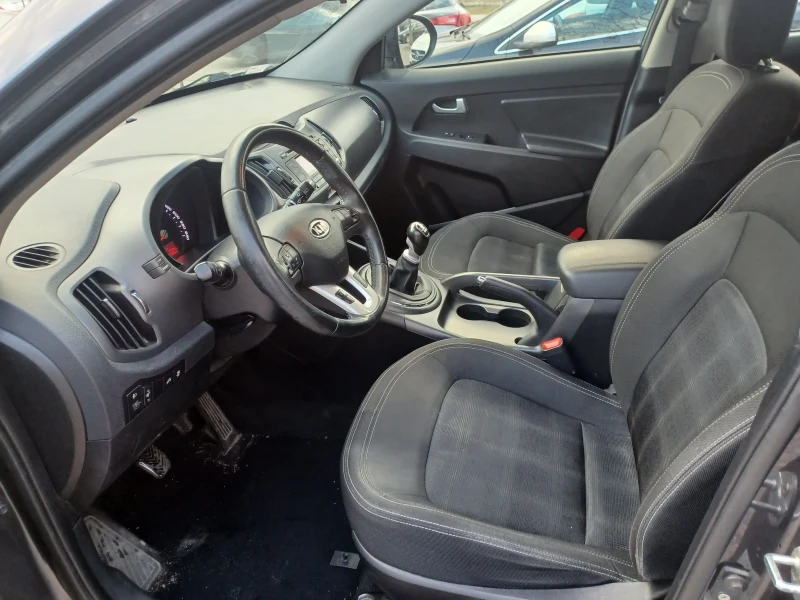 Kia Sportage 1.6, снимка 13 - Автомобили и джипове - 52966166