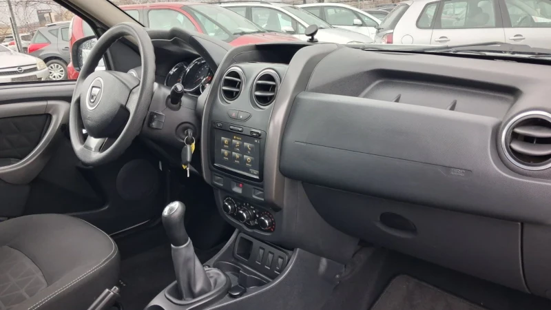 Dacia Duster 1.6i - LPG - NAVI, снимка 13 - Автомобили и джипове - 53571878