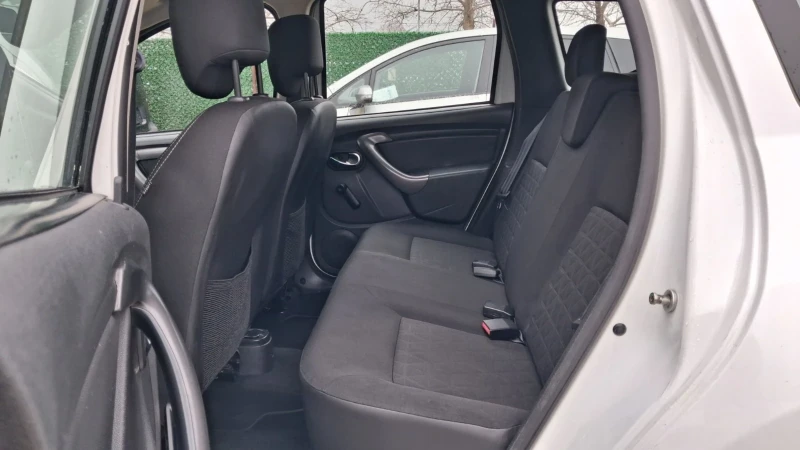 Dacia Duster 1.6i - LPG - NAVI, снимка 7 - Автомобили и джипове - 53571878