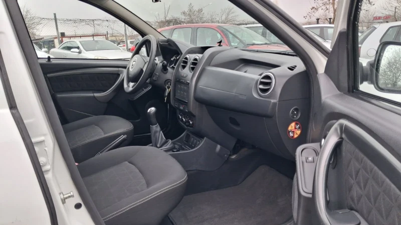 Dacia Duster 1.6i - LPG - NAVI, снимка 11 - Автомобили и джипове - 53571878