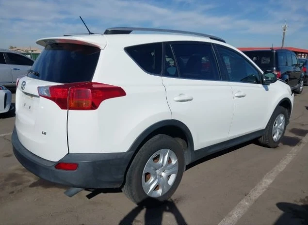 Toyota Rav4 LE, снимка 2 - Автомобили и джипове - 49292161