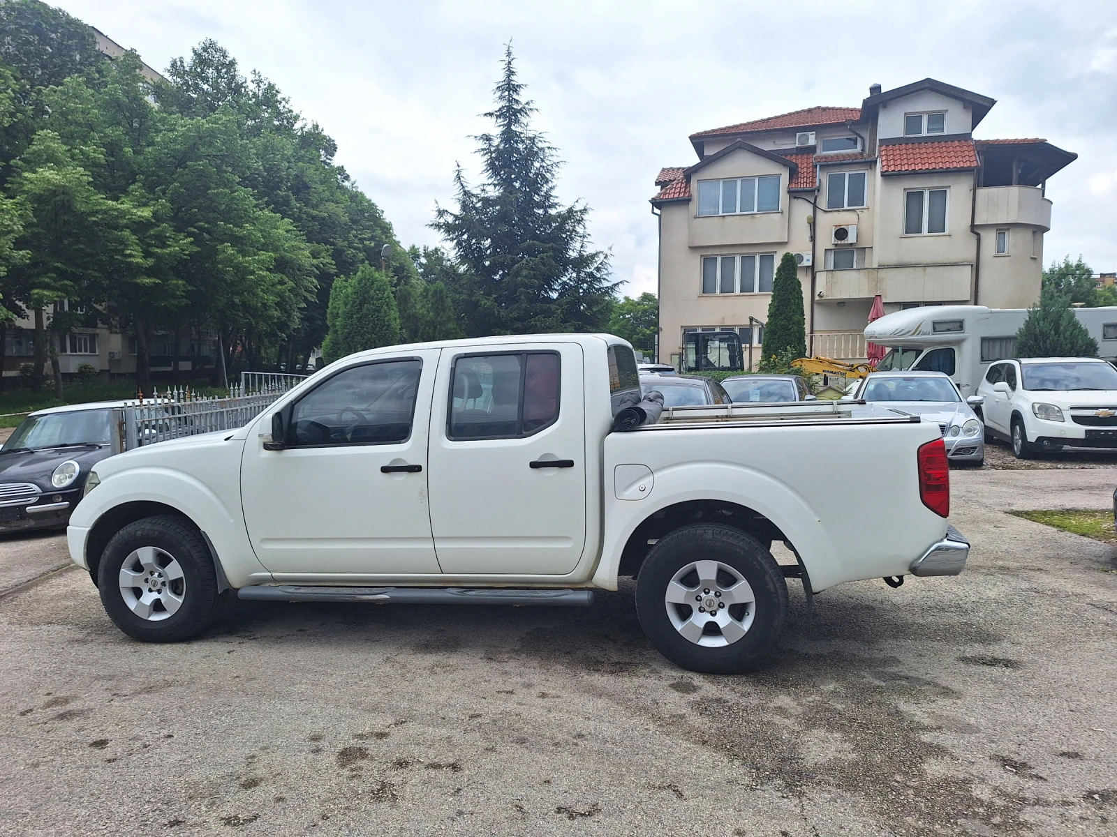 Nissan Navara 2.5Dci 175kc Автоматик - изображение 4