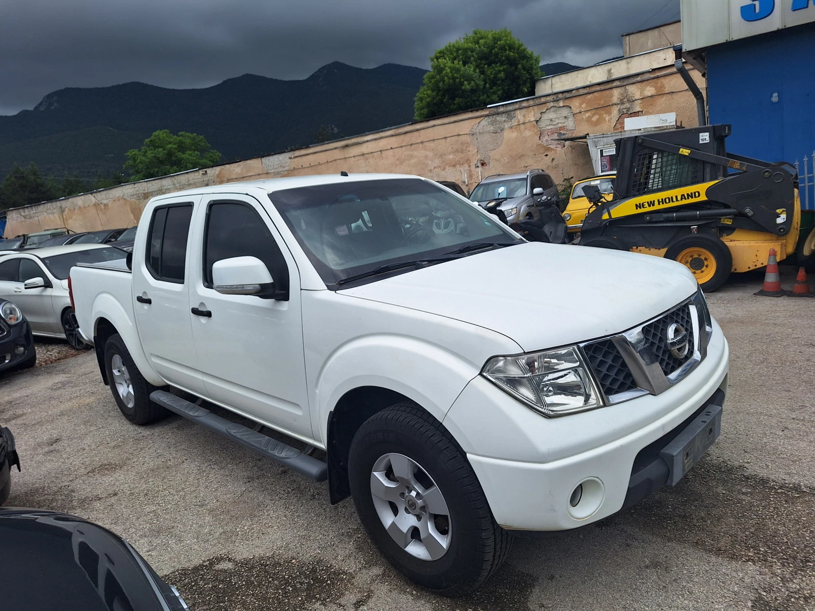 Nissan Navara 2.5Dci 175kc Автоматик - изображение 3