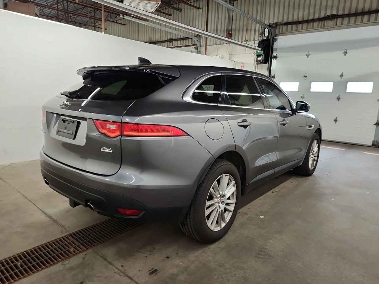 Jaguar F-PACE CARFAX* АВТОФИНАНСИРАНЕ* БЕЗ ПЪРВОНАЧАЛНА ВНОСКА*  - изображение 3
