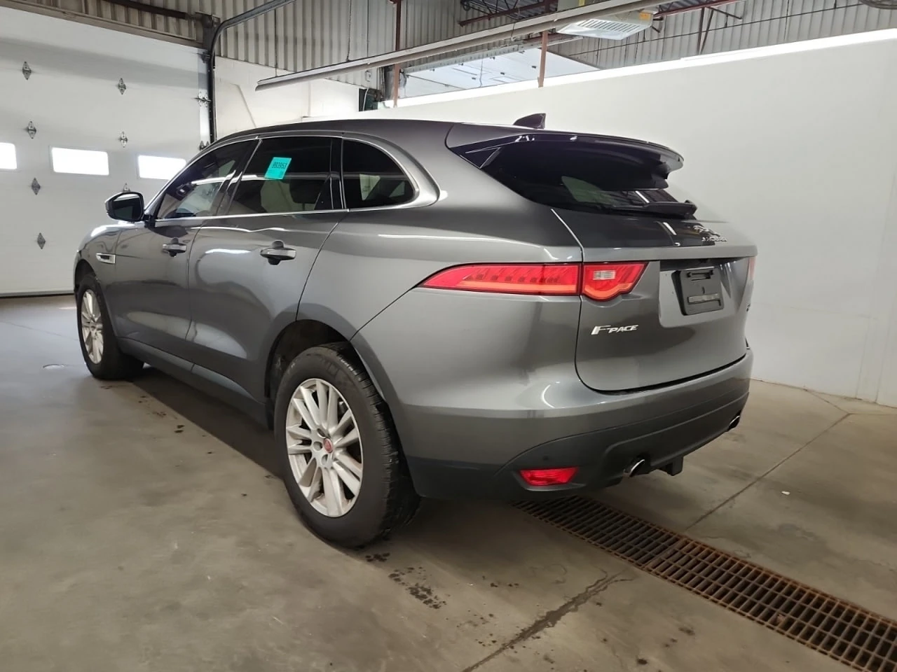 Jaguar F-PACE CARFAX* АВТОФИНАНСИРАНЕ* БЕЗ ПЪРВОНАЧАЛНА ВНОСКА*  - изображение 4