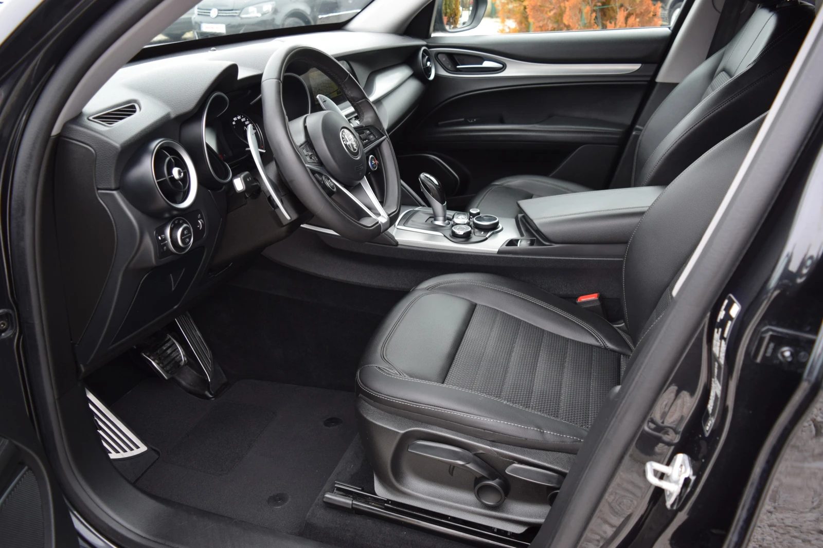 Alfa Romeo Stelvio 2.2D* 180kc* Euro6B* Keyless* Нави* Камера - изображение 9