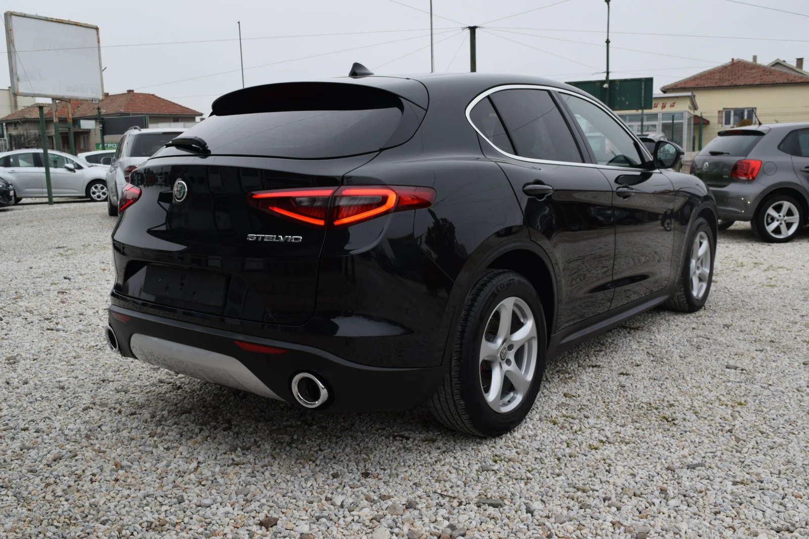 Alfa Romeo Stelvio 2.2D* 180kc* Euro6B* Keyless* Нави* Камера - изображение 7
