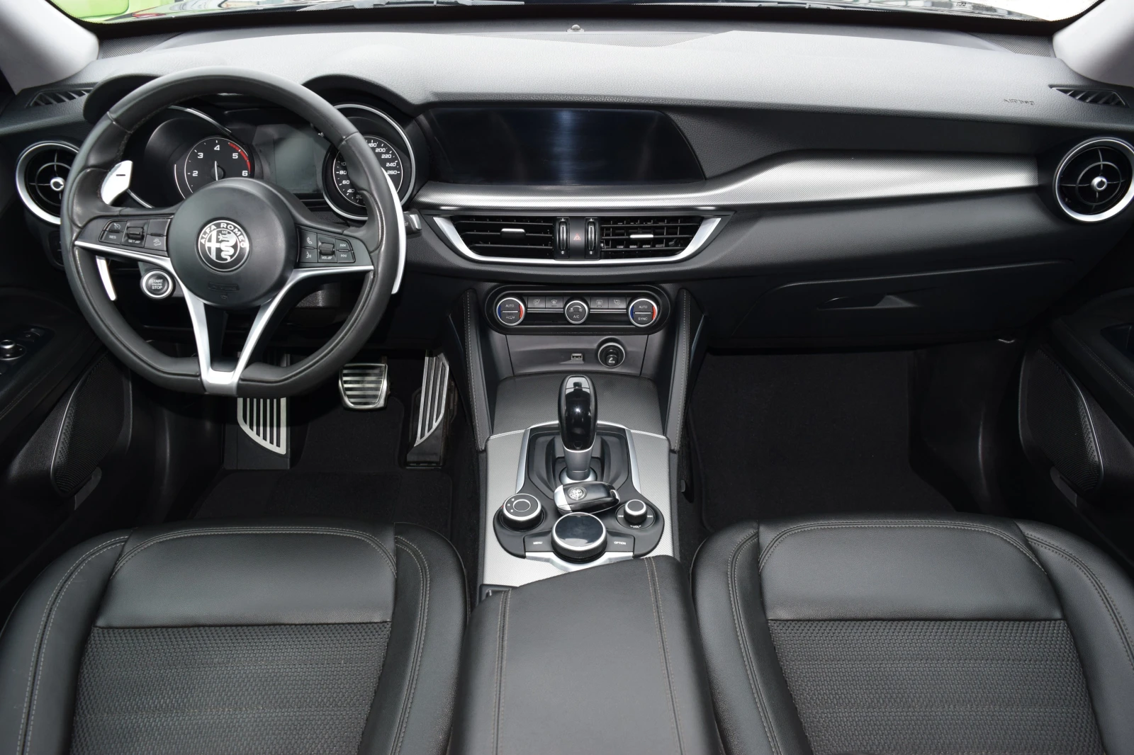 Alfa Romeo Stelvio 2.2D* 180kc* Euro6B* Keyless* ����* ������ | Mobile.bg � ����������� 11