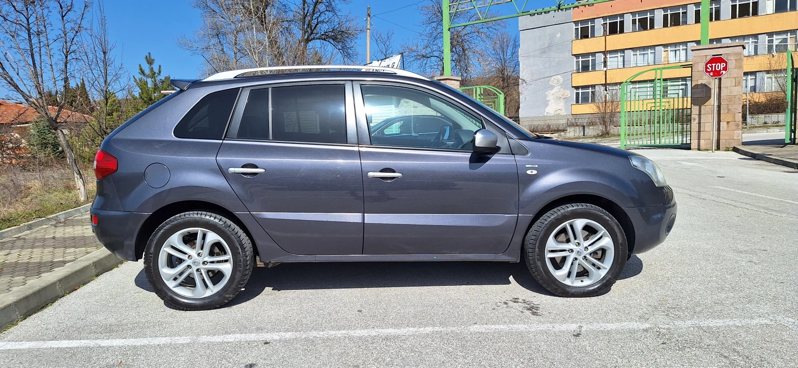 Renault Koleos  2.0DCI* 4х4* Подгрев* Кожа* Навигация* , снимка 4 - Автомобили и джипове - 53837288