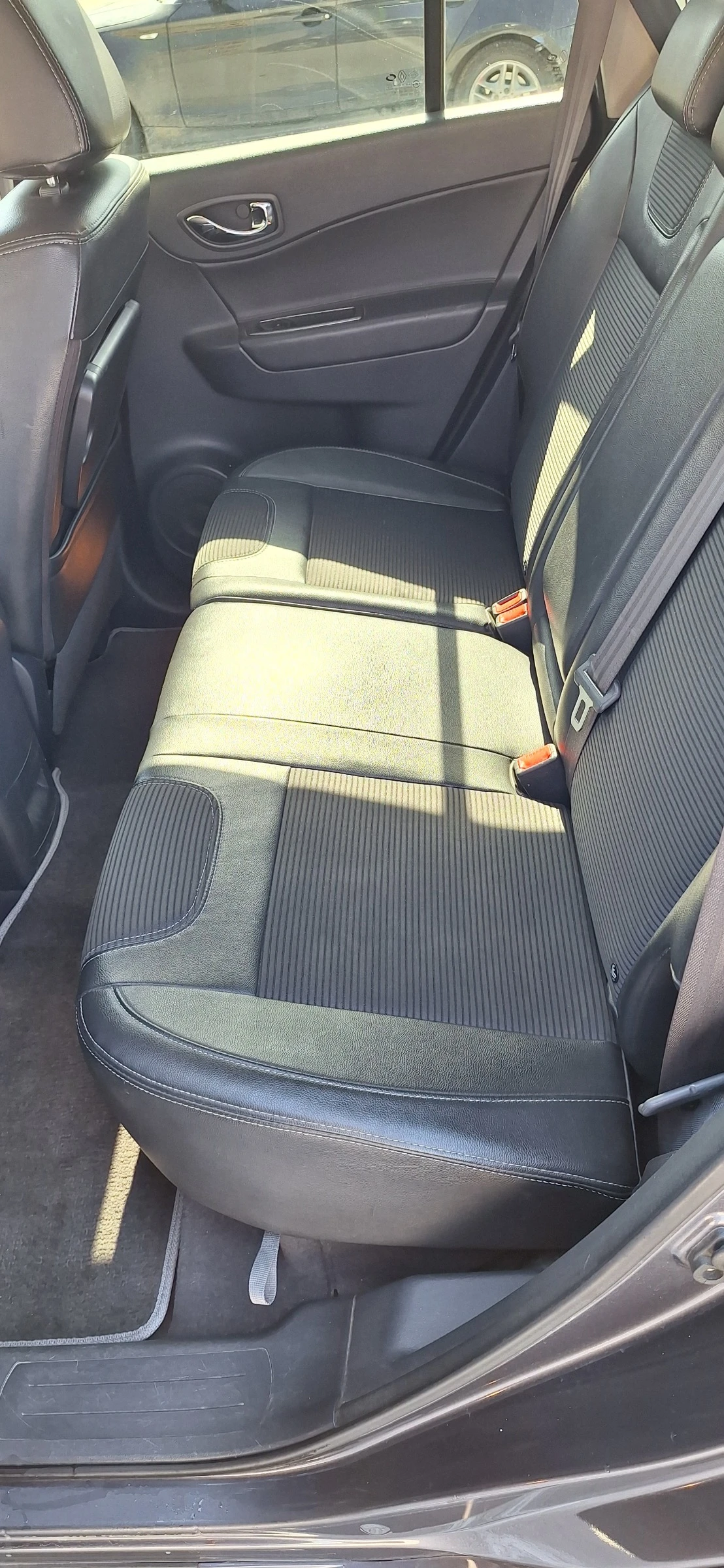 Renault Koleos  2.0DCI* 4х4* Подгрев* Кожа* Навигация* , снимка 13 - Автомобили и джипове - 53837288