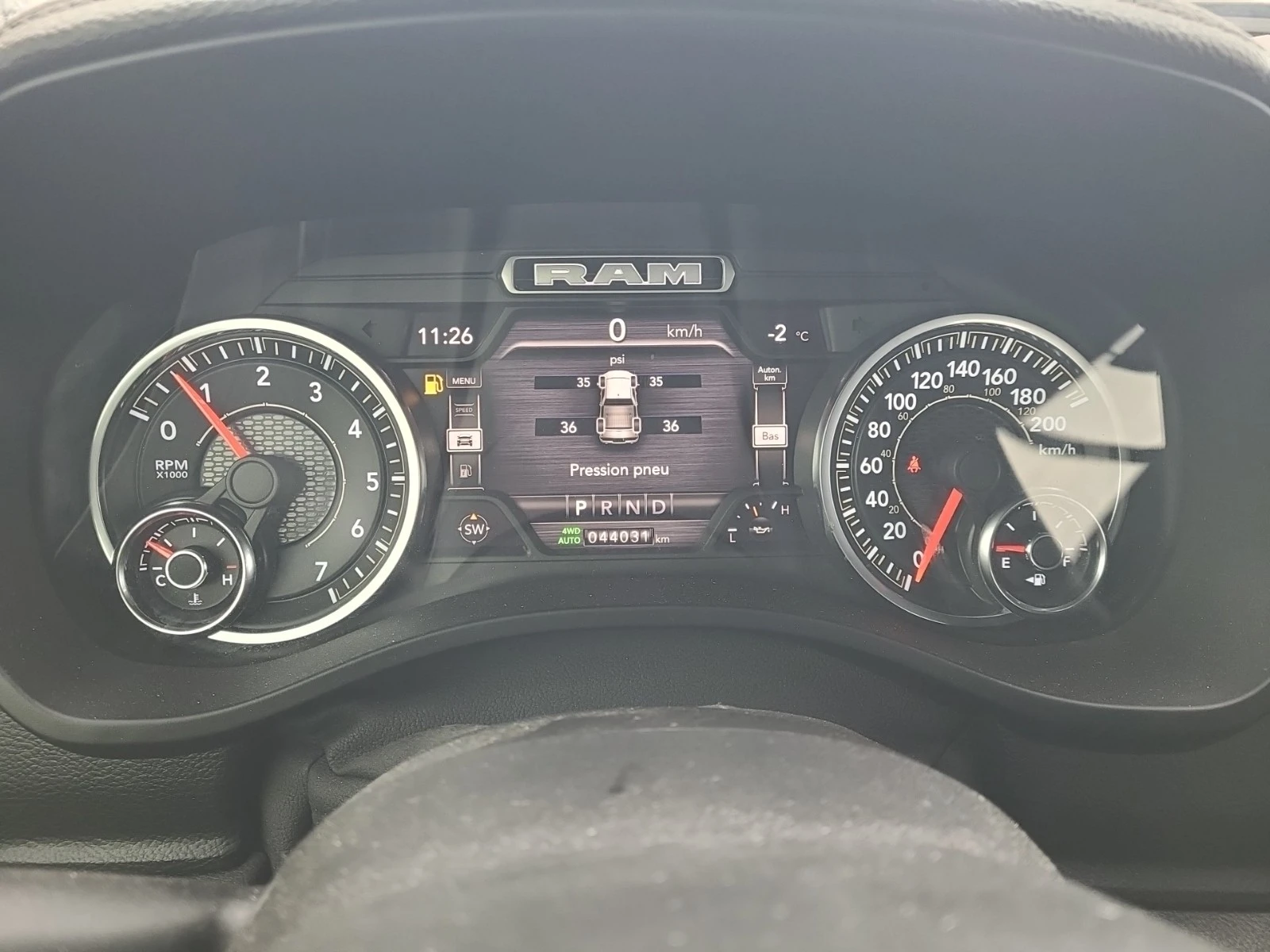 Dodge RAM 1500 5.7L 8cyl 4WD, снимка 9 - Автомобили и джипове - 53914266