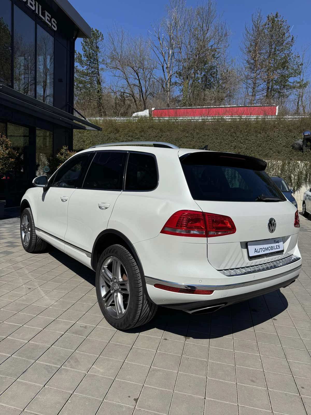 VW Touareg, снимка 6 - Автомобили и джипове - 54112111