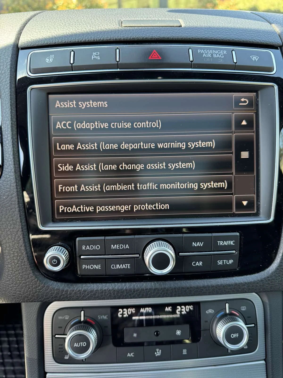 VW Touareg, снимка 16 - Автомобили и джипове - 54112111