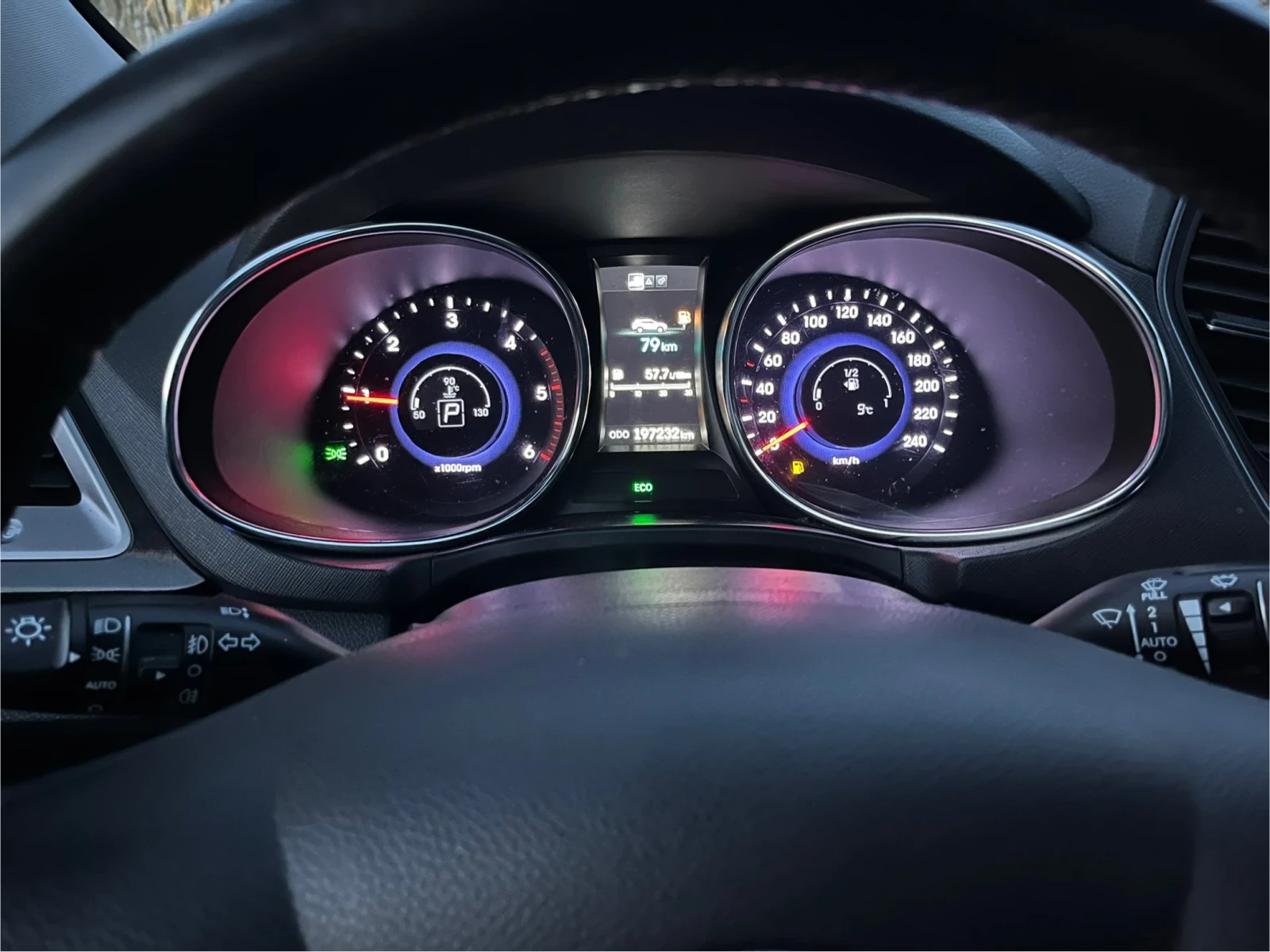 Hyundai Santa fe 2.2 FULL Екстри 4x4, снимка 9 - Автомобили и джипове - 54427406
