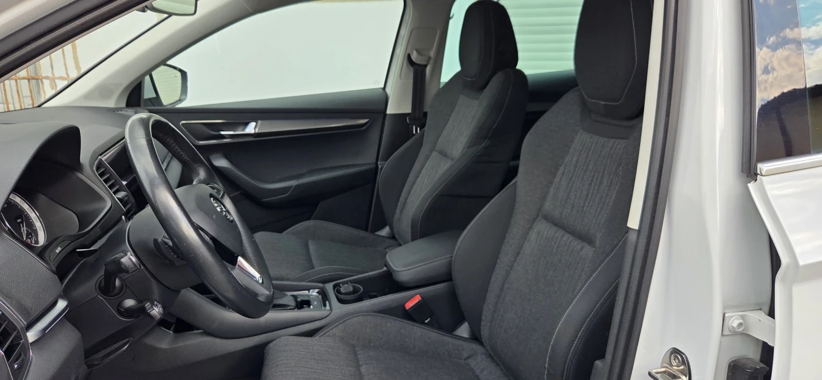 Skoda Karoq 1.5TSI Sport/150кс/DSG/Euro6/Панорама/, снимка 12 - Автомобили и джипове - 55431489