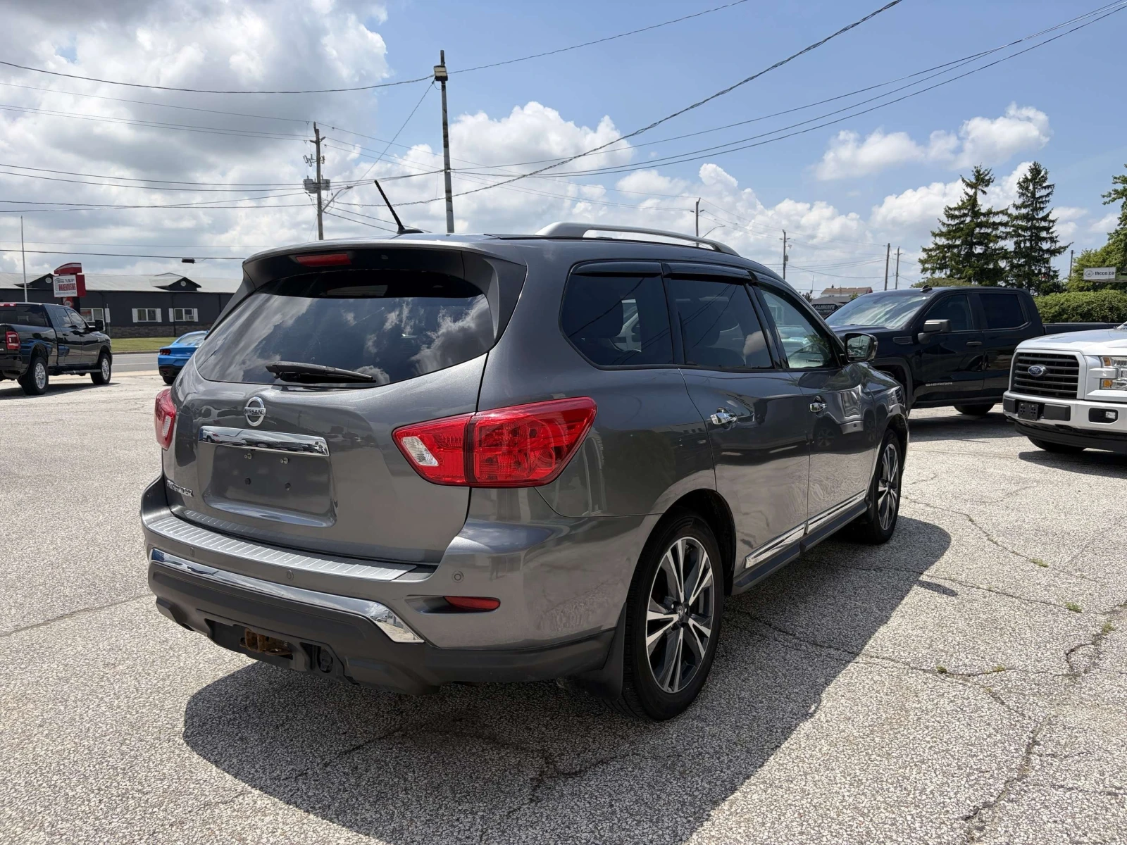 Nissan Pathfinder 4x4 S| 360| PANO| ПОДГРЕВИ| , снимка 4 - Автомобили и джипове - 55886551