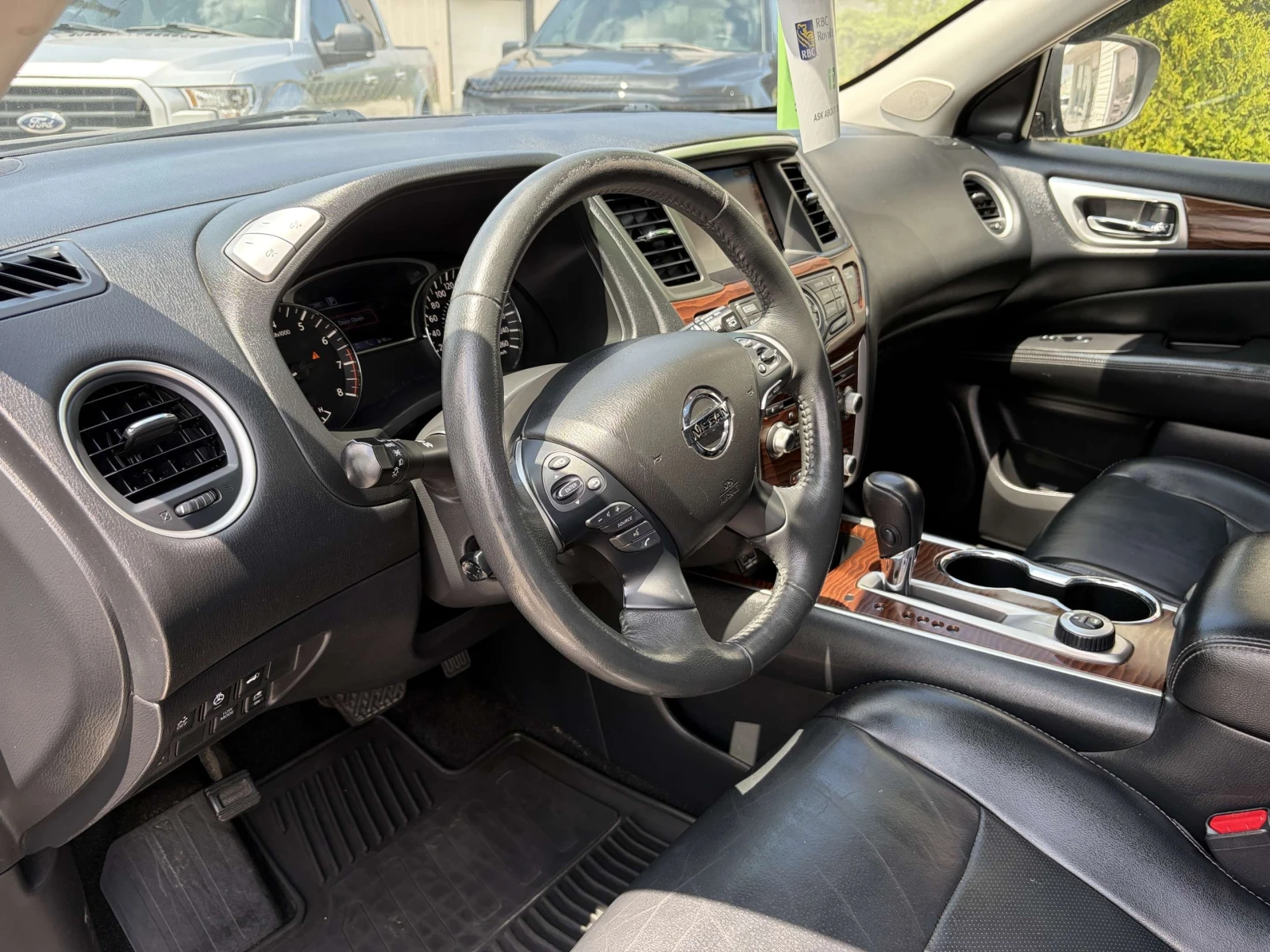 Nissan Pathfinder 4x4 S| 360| PANO| ПОДГРЕВИ| , снимка 9 - Автомобили и джипове - 55886551