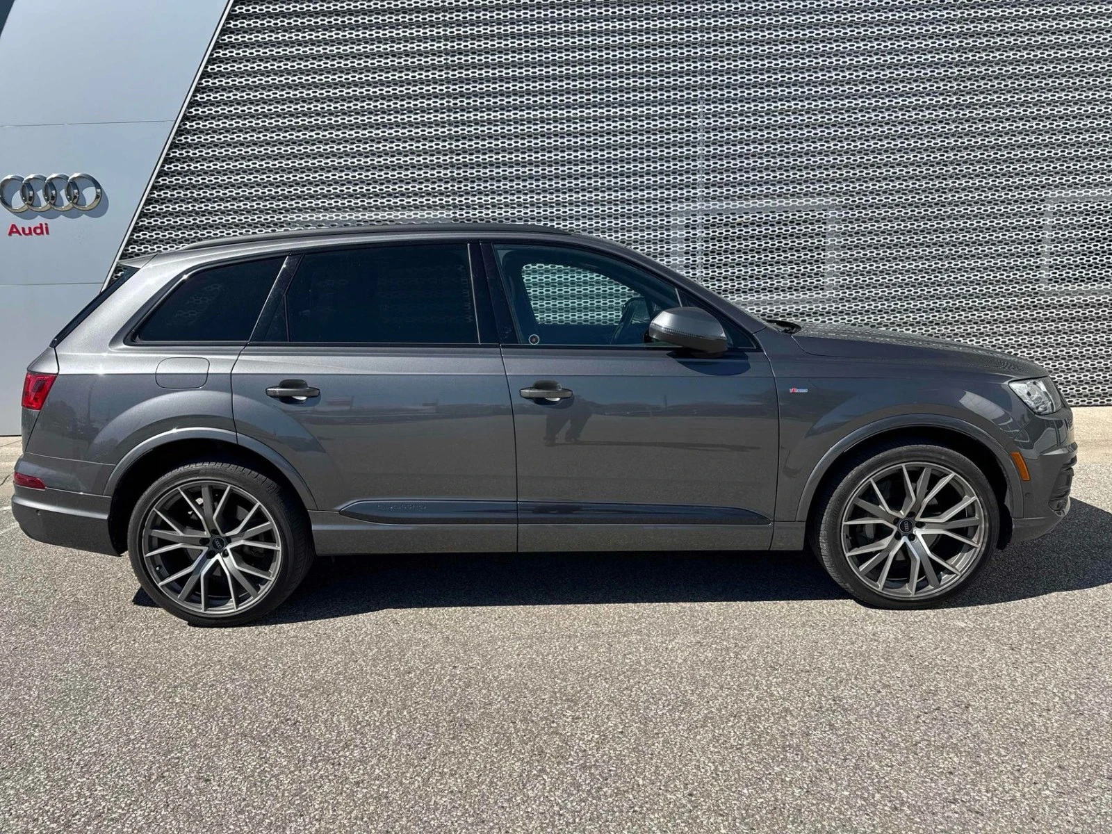 Audi Q7 АвтоКредит * (ЦЕНА ДО БГ), снимка 4 - Автомобили и джипове - 56328406