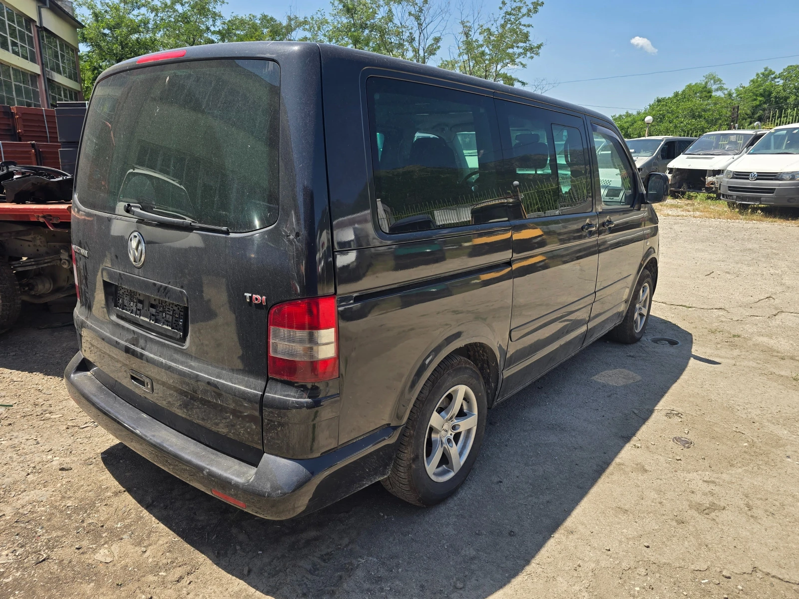 VW Multivan 2.5 TDI AXE, снимка 5 - Бусове и автобуси - 55088212
