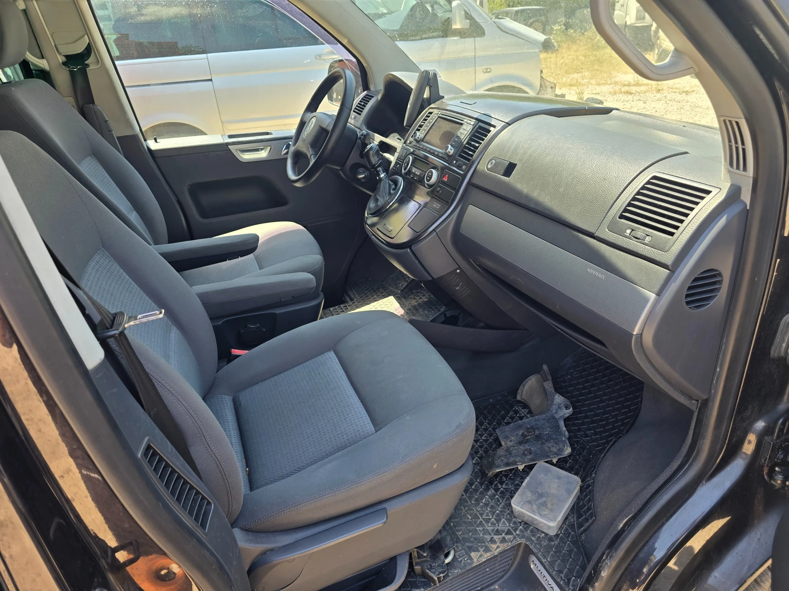 VW Multivan 2.5 TDI AXE, снимка 2 - Бусове и автобуси - 55088212