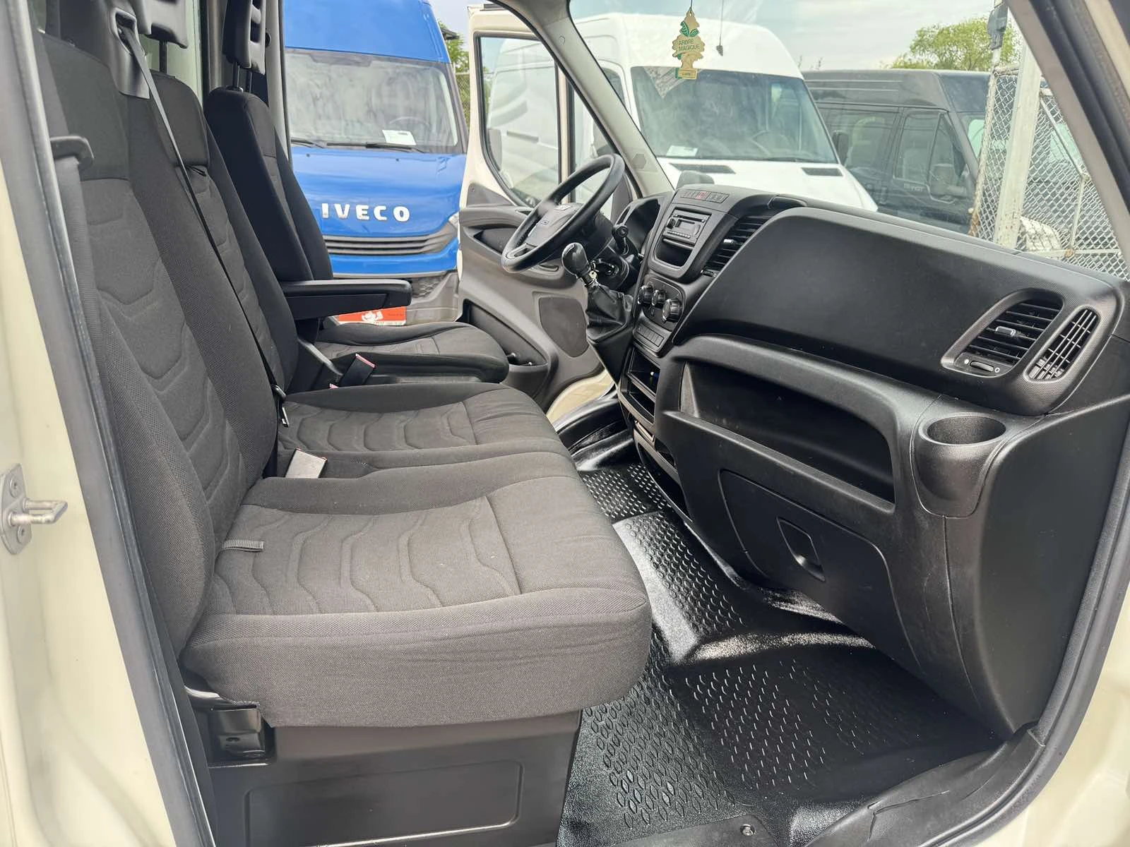 Iveco Daily 3000cc.Bкат, КЛИМА 4.20м , снимка 6 - Бусове и автобуси - 55142331