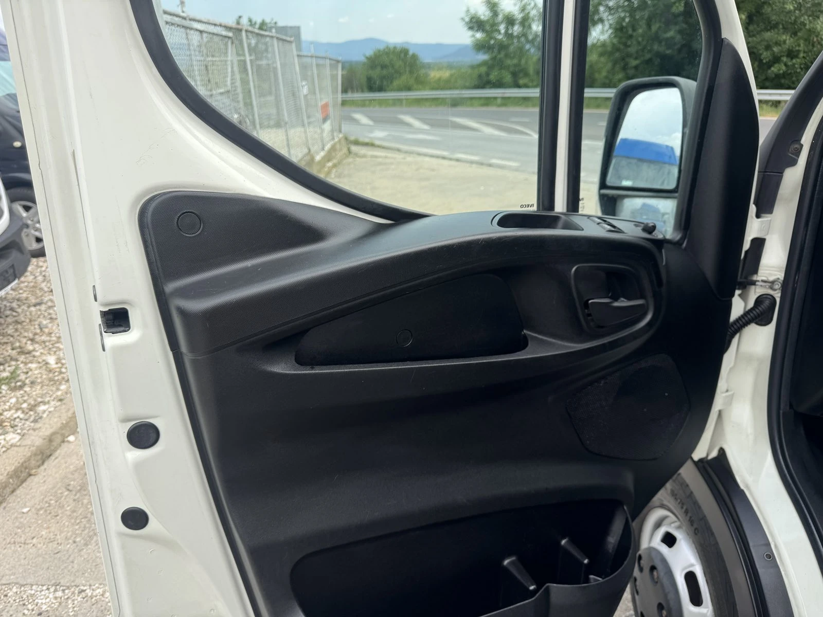Iveco Daily 3000cc.Bкат, КЛИМА 4.20м , снимка 9 - Бусове и автобуси - 55142331