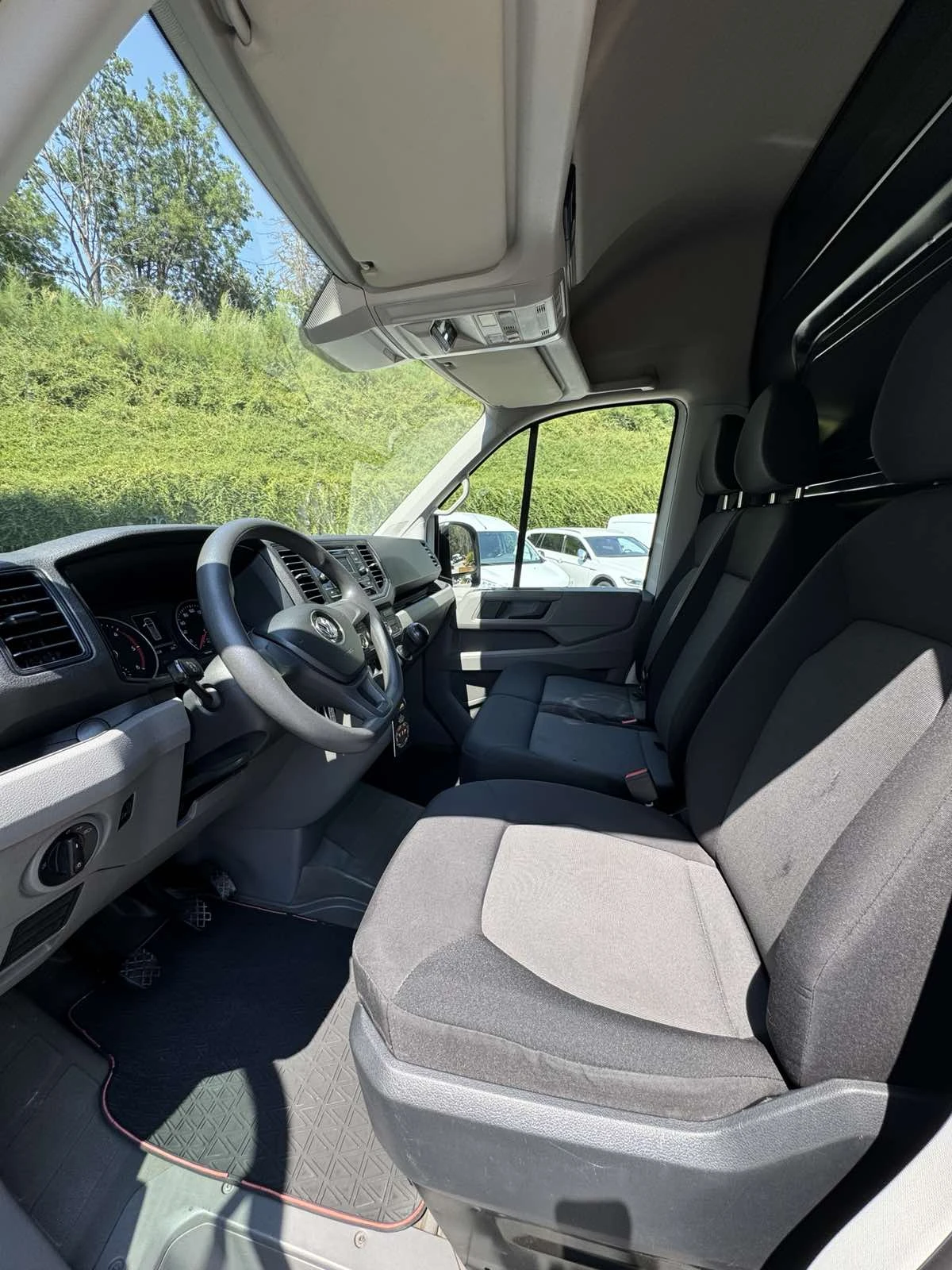 VW Crafter, снимка 13 - Бусове и автобуси - 55784021