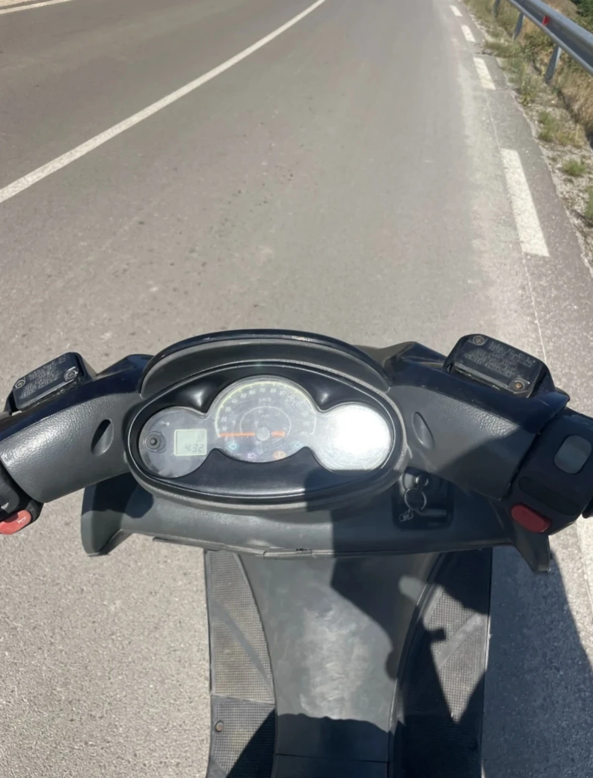 Yamaha Majesty Спортно гърне - изображение 5
