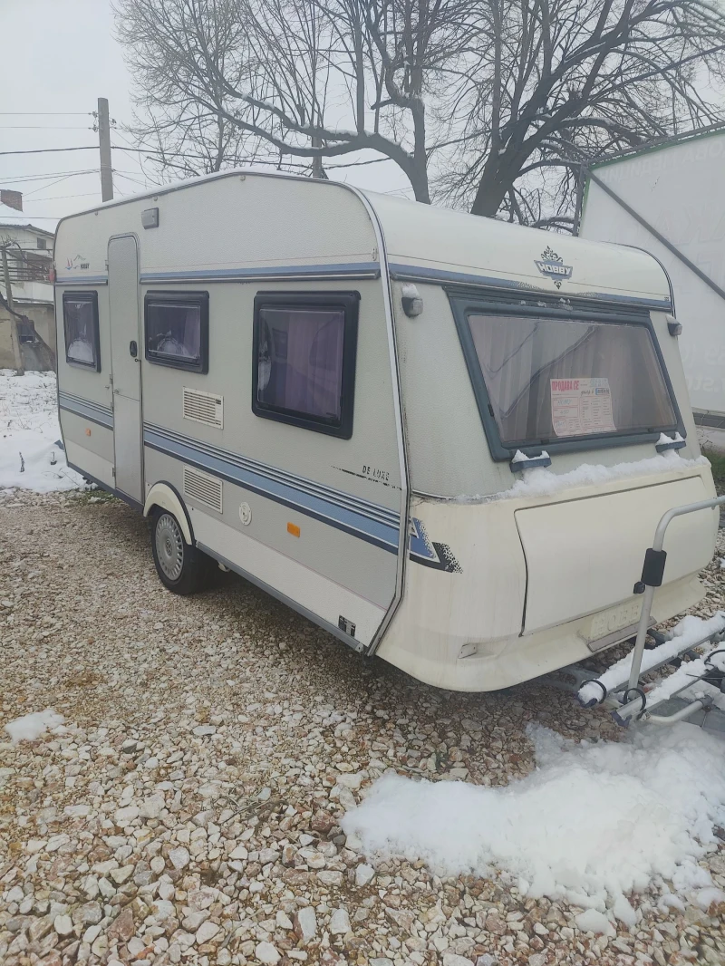 Каравана Hobby De luxe 450, снимка 2 - Каравани и кемпери - 53422363