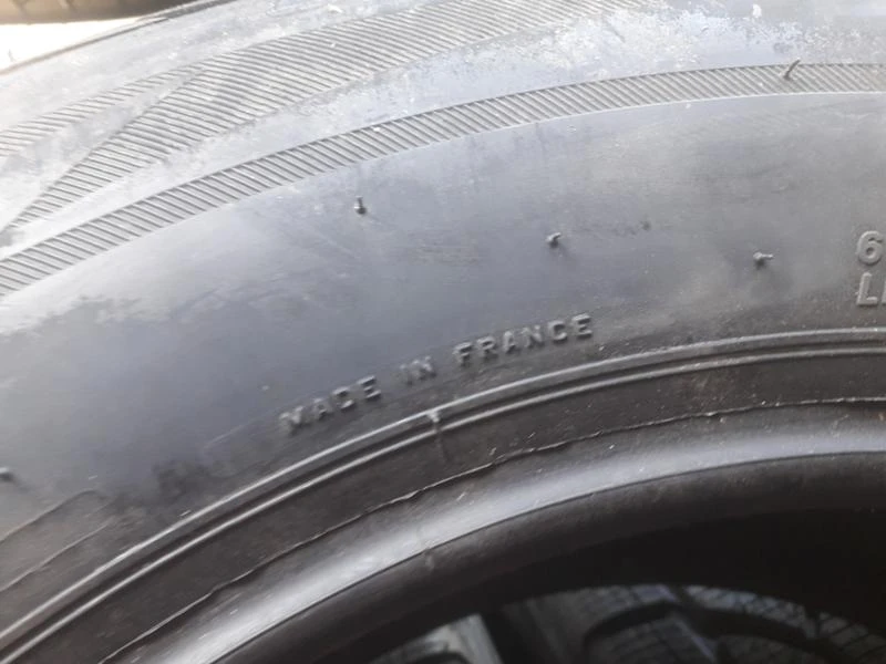 Гуми Зимни 235/60R17, снимка 9 - Гуми и джанти - 26150385