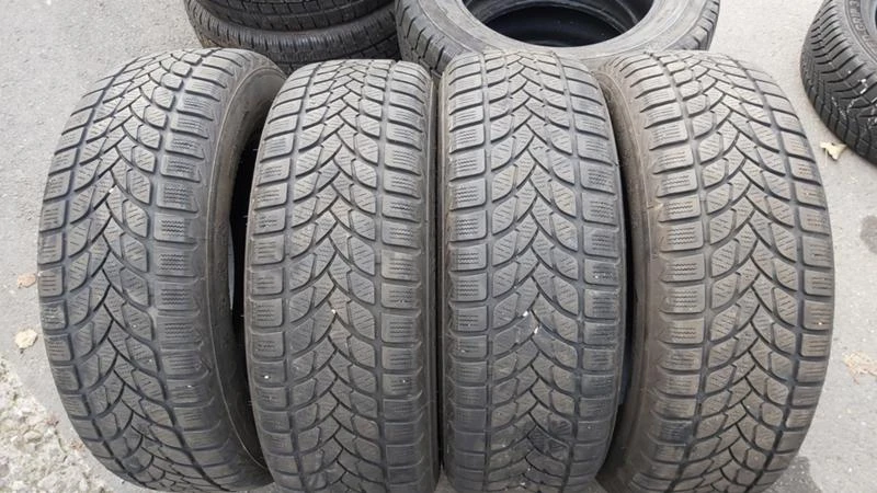 Гуми Зимни 215/65R16, снимка 1 - Гуми и джанти - 27417967