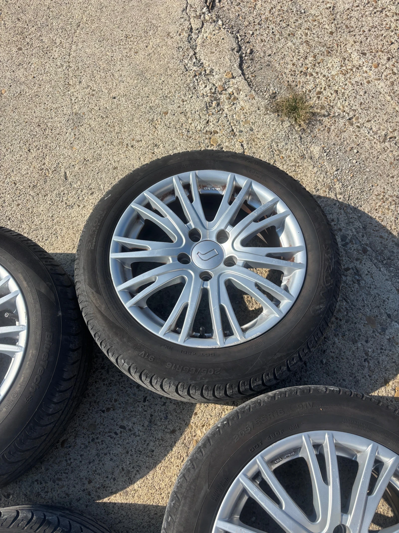 Гуми с джанти Syron 205/55R16, снимка 2 - Гуми и джанти - 56112090