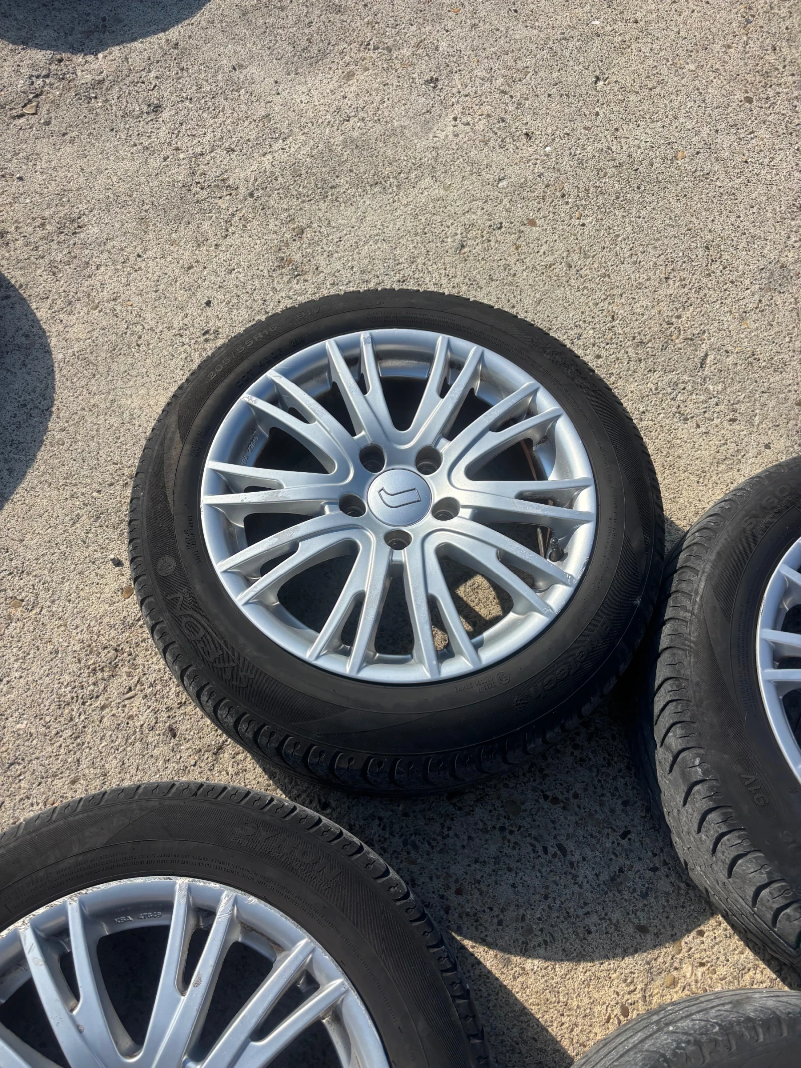 Гуми с джанти Syron 205/55R16, снимка 5 - Гуми и джанти - 56112090