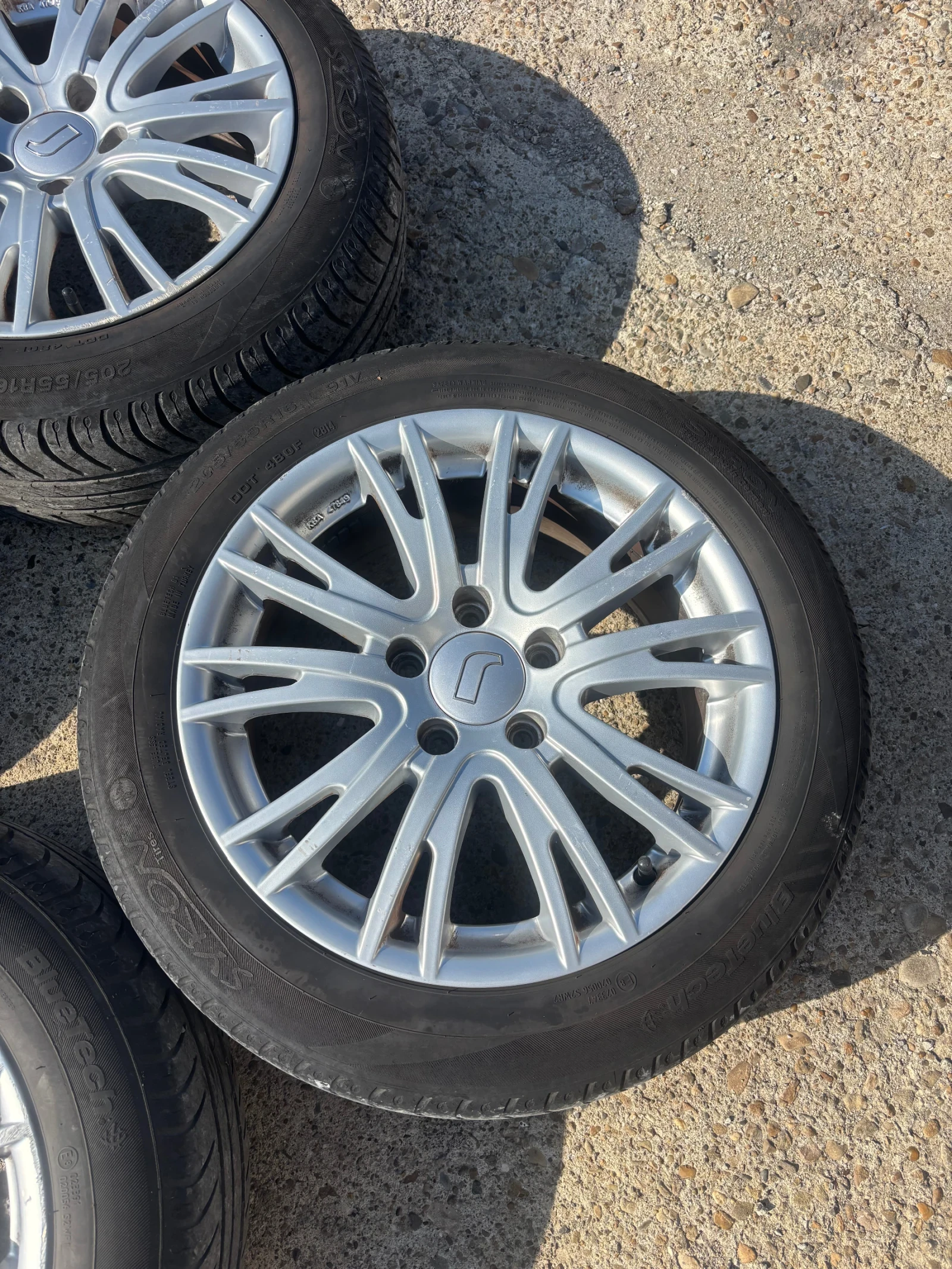 Гуми с джанти Syron 205/55R16, снимка 3 - Гуми и джанти - 56112090