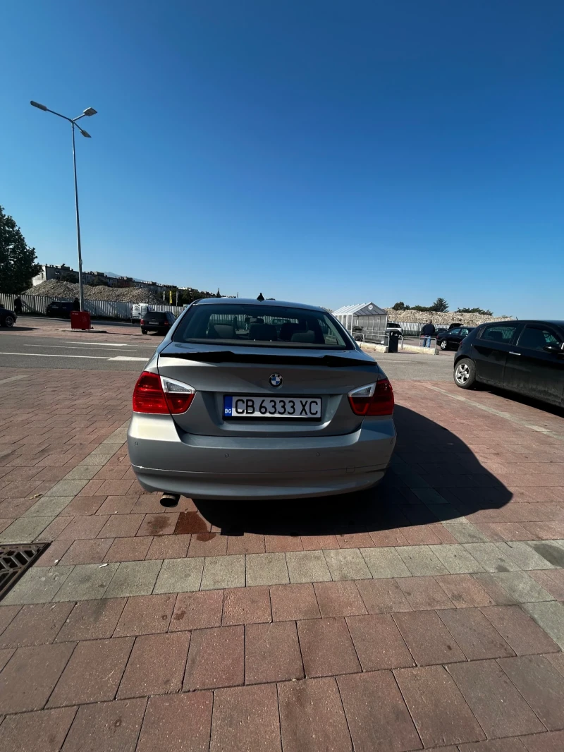 BMW 320 2.0 i, снимка 11 - Автомобили и джипове - 47360911