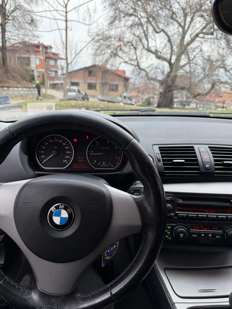 BMW 118, снимка 4 - Автомобили и джипове - 48620236