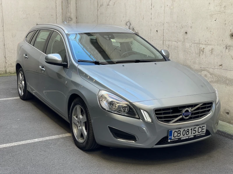 Volvo V60 1.6D Ocean Race Кожа, снимка 2 - Автомобили и джипове - 48728959