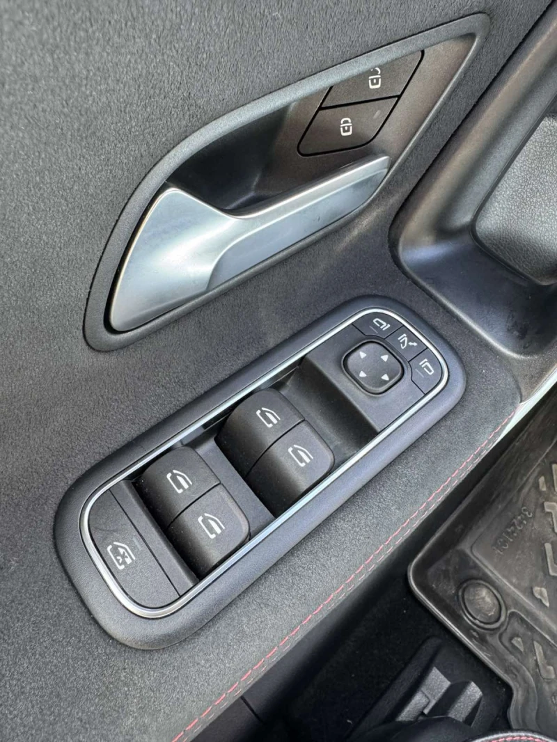 Mercedes-Benz A 200 A200d, снимка 9 - Автомобили и джипове - 52295926